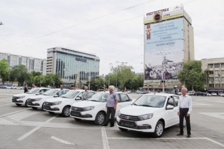 Ветеранским организациям Краснодара подарили пять новых автомобилей